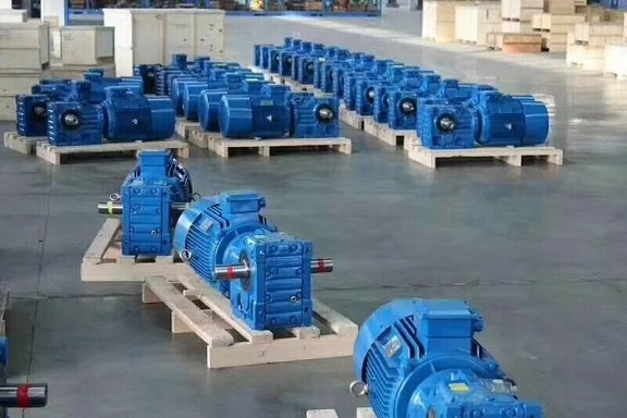 邁傳K系列雙出軸減速機生產(chǎn)