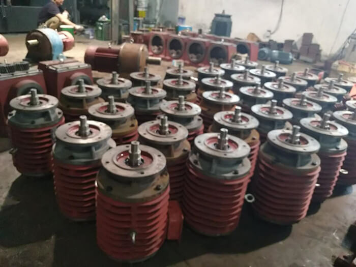 新一批輥道電機(jī)加班生產(chǎn)中