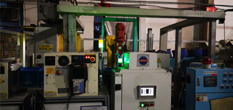 全自動壓鑄機(jī)上專用的RV蝸輪減速機(jī)