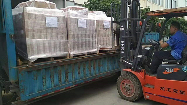 直交軸齒輪減速機(jī)發(fā)貨越南。為我們的叉車師傅點(diǎn)贊