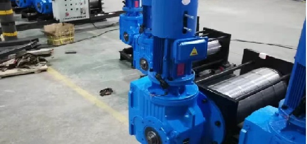 雙制動直角減速機(jī)