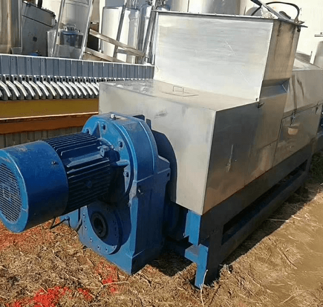 F127減速機應(yīng)用在螺旋低溫榨油機上 .png