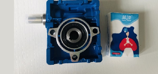 RV025小微型蝸輪蝸桿減速機(jī)