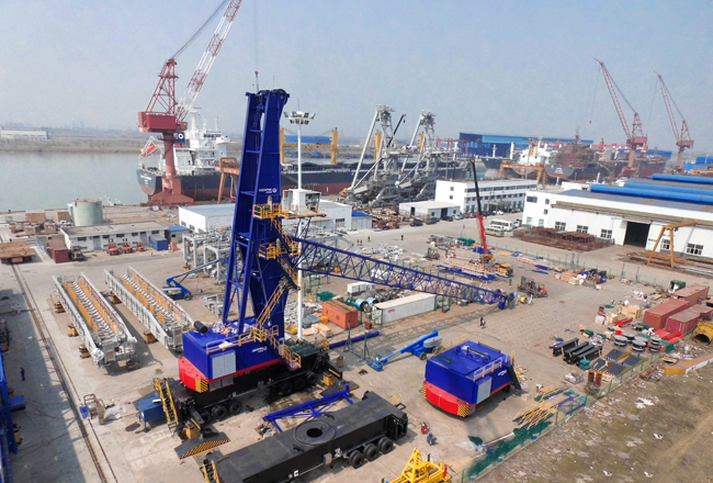 平行軸斜齒輪減速機(jī)應(yīng)用在起重運(yùn)行機(jī)械上.jpg 平行軸斜齒輪減速機(jī)應(yīng)用在起重運(yùn)行機(jī)械上.jpg