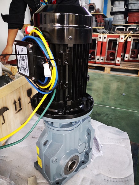 邁傳斜齒輪減速機(jī)可以配直流電機(jī)嘛？ (1).jpg