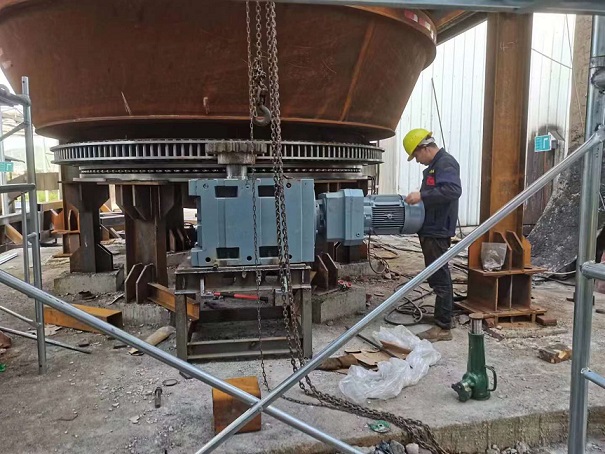 生物質(zhì)全氣化爐上邁傳減速機(jī)安裝案例   .jpg