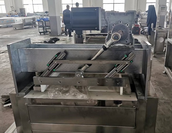 食品機械上使用邁傳伺服蝸輪蝸桿減速機.jpg 食品機械上使用邁傳伺服蝸輪蝸桿減速機.jpg