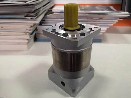 印刷行業(yè)專用的PLF090精密行星減速機 直線型輸出減速機.jpg