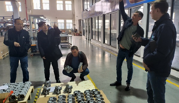 熱烈歡迎俄羅斯客戶來司進行減速機項目技術(shù)交流！