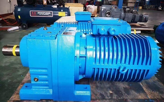 輥道運(yùn)輸專(zhuān)用180°耐高溫線(xiàn)輥道減速機(jī)