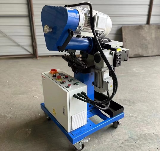 士元直角中空減速機(jī)應(yīng)用在坡口機(jī)上 (2).jpg